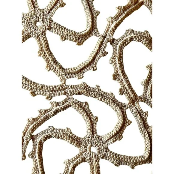 Antique Tatted Tan Centerpiece Doily With Pinwheel Design 19"x12" Handmade Event - Picture 4 of 7